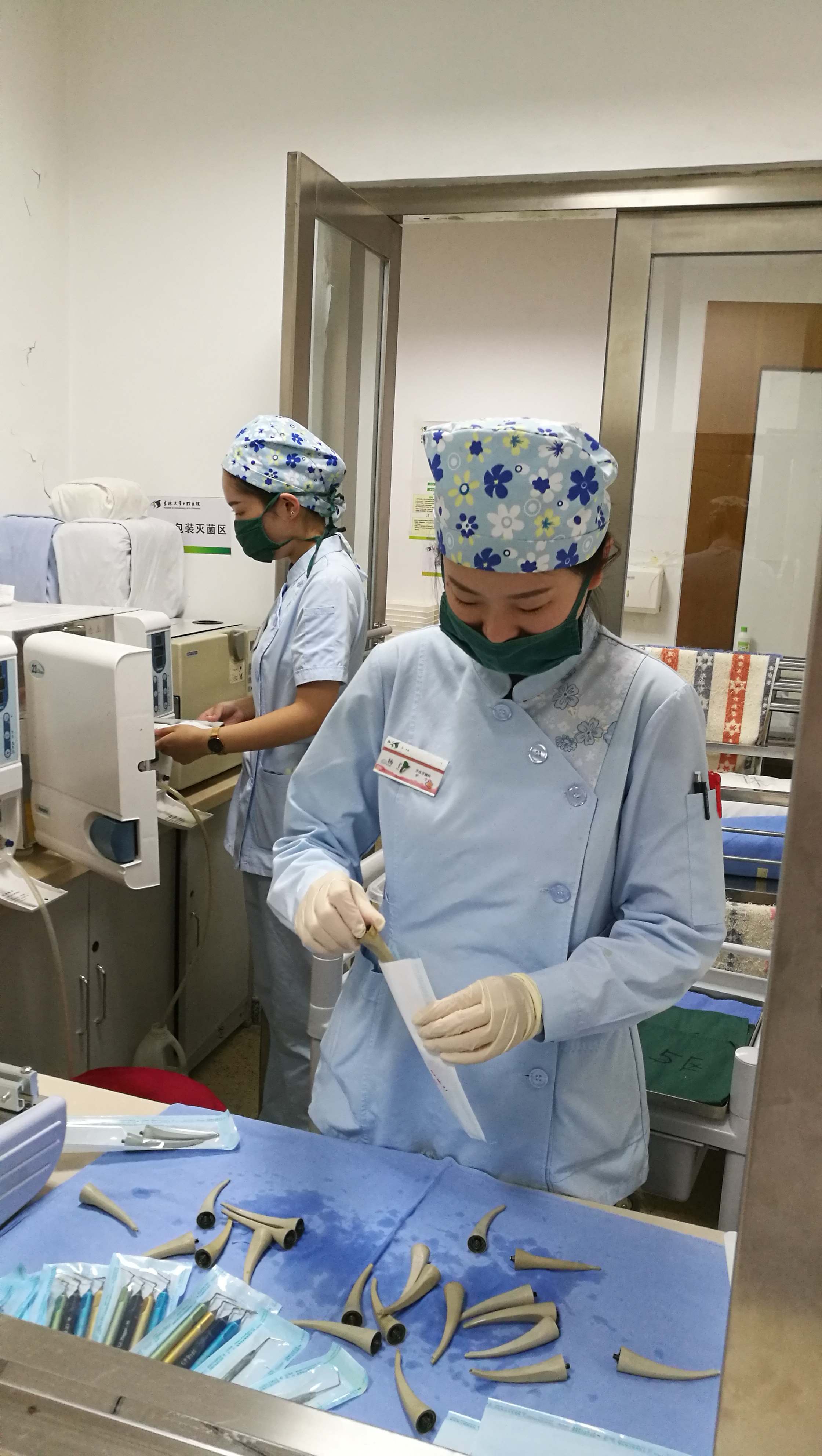 专门护士把关,一人一用一消毒